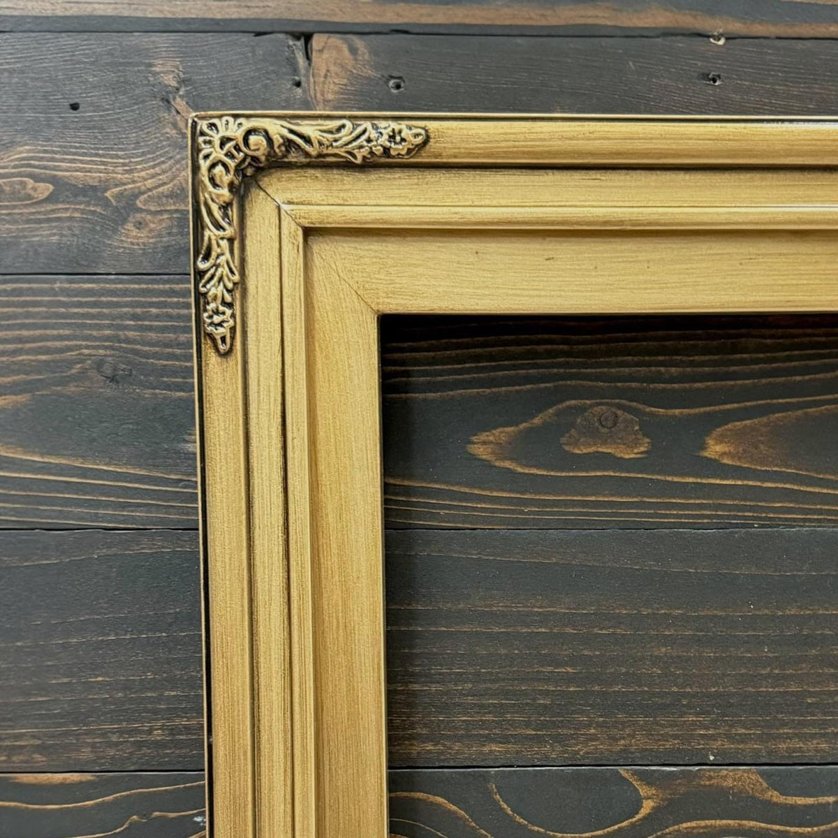 55 Inch TV frame for Hisense Canvas TV. Antique Gold Finish (not for use with other models) Handmade wood ornate TV Frame (55 INCH CANVAS TV)